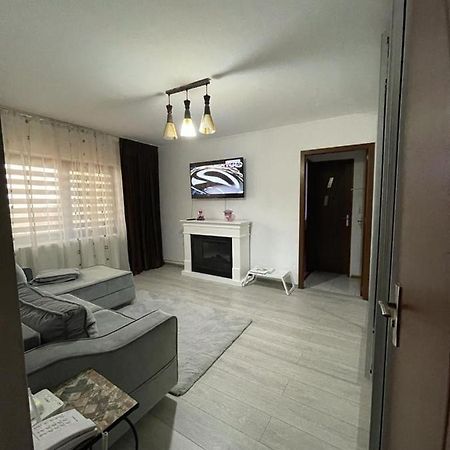 Ferienwohnung Apartament Gallamar Bîrlad Exterior foto