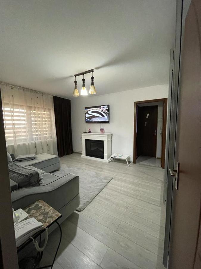 Ferienwohnung Apartament Gallamar Bîrlad Exterior foto