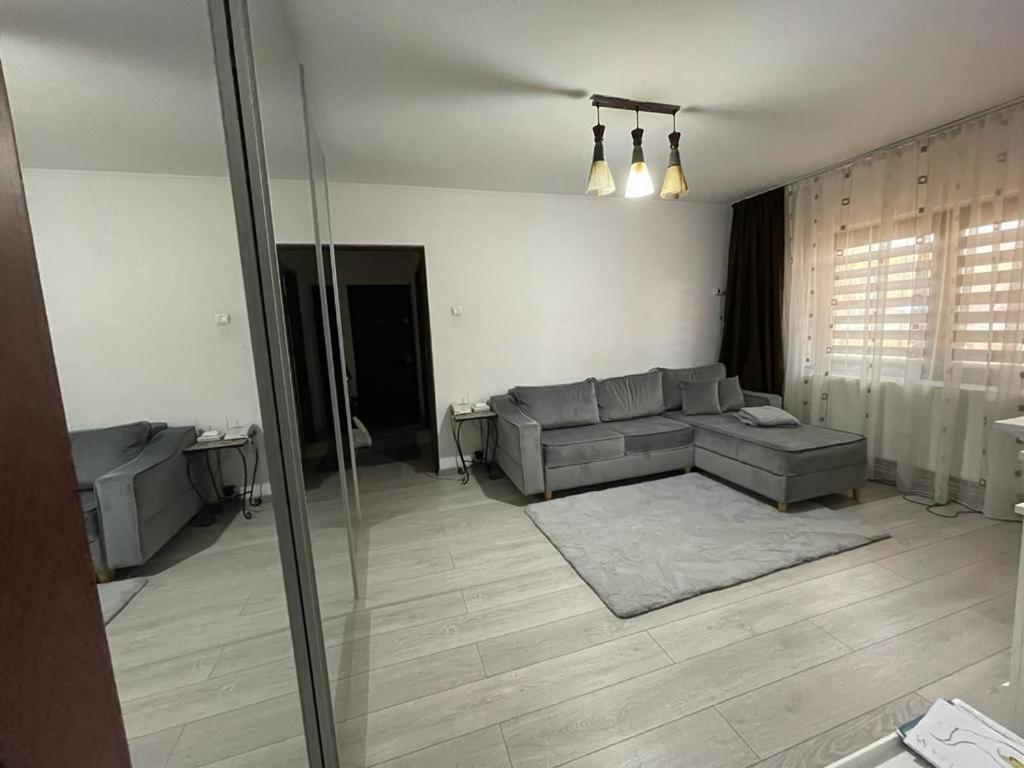 Ferienwohnung Apartament Gallamar Bîrlad Exterior foto