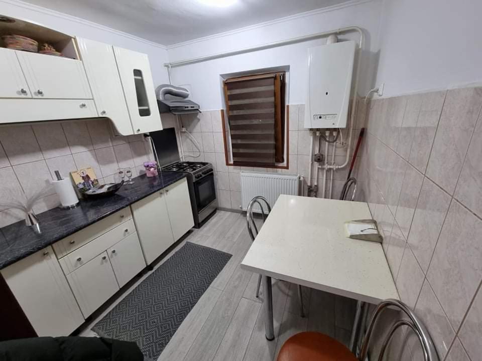 Ferienwohnung Apartament Gallamar Bîrlad Exterior foto